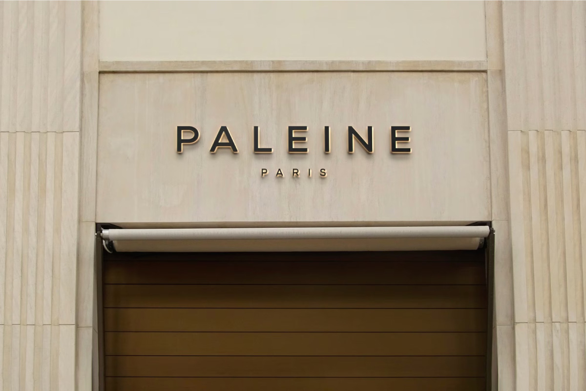 Logo mockup beige luxury facade sign